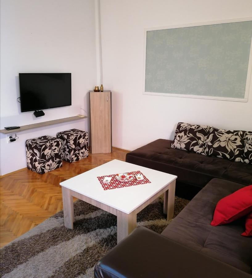 Apartman Centar 쿠르셰바츠 외부 사진
