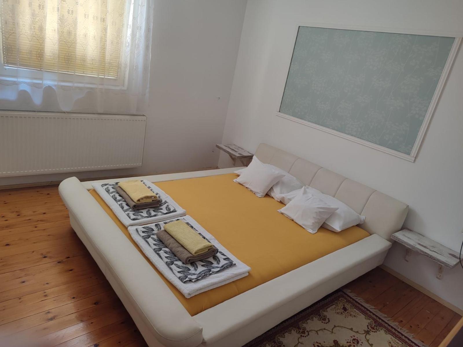 Apartman Centar 쿠르셰바츠 외부 사진