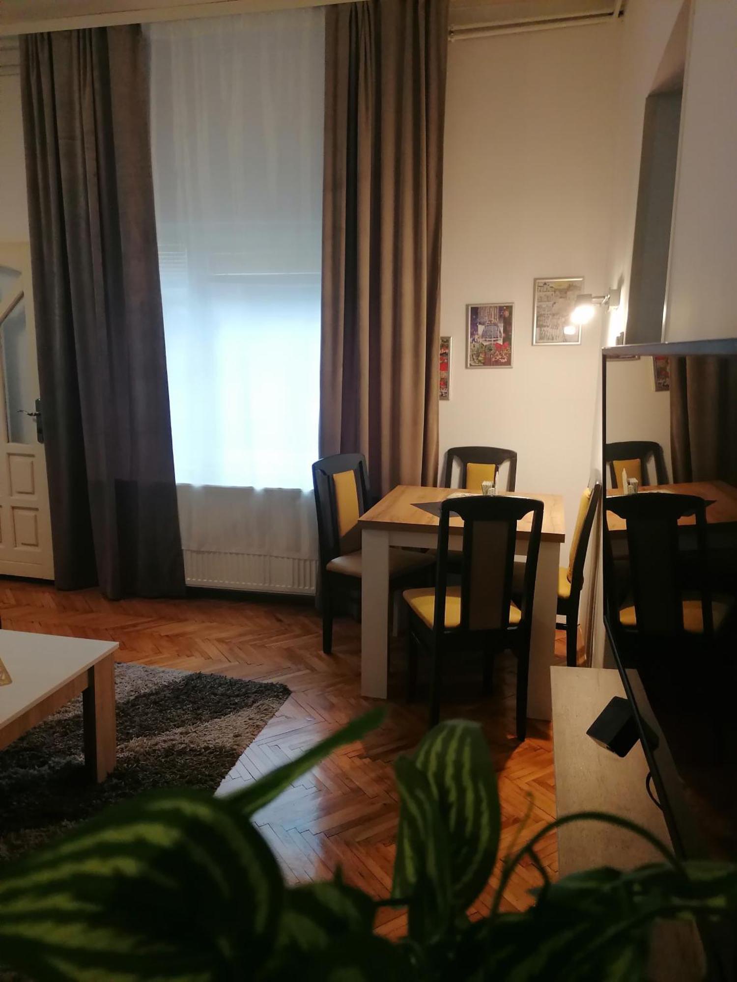 Apartman Centar 쿠르셰바츠 외부 사진